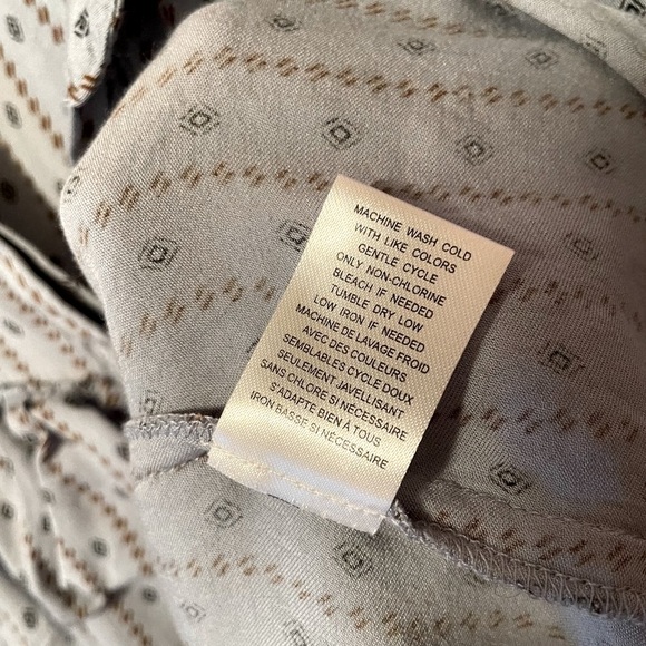 🛍️ 2 for $10 DR2 Cold Shoulder Printed Ruffle Top Sz Large - Picture 7 of 7